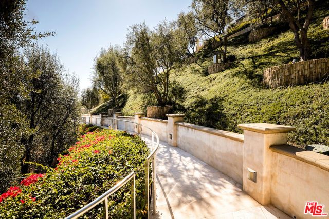 1436 Bella Drive, Beverly Hills, CA 90210