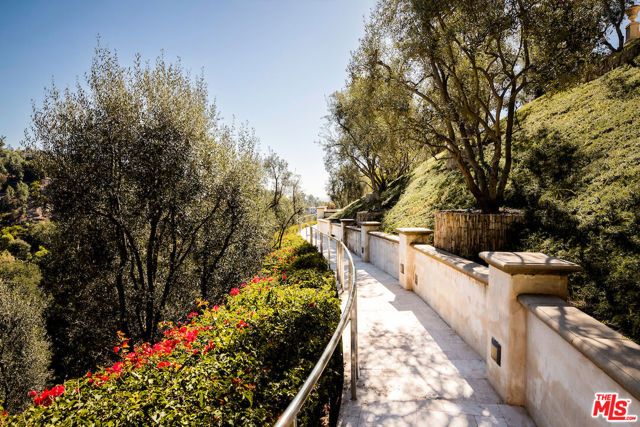 1436 Bella Drive, Beverly Hills, CA 90210