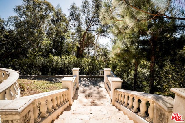 1436 Bella Drive, Beverly Hills, CA 90210