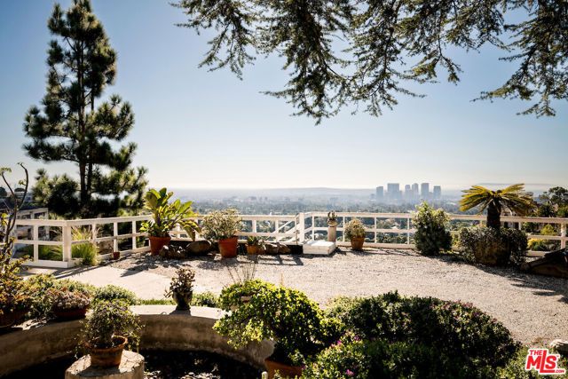 1436 Bella Drive, Beverly Hills, CA 90210