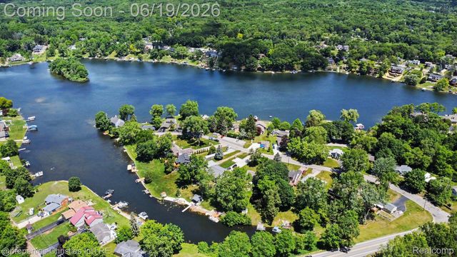 9567 Susin Lane, Springfield Charter Township, MI 48348