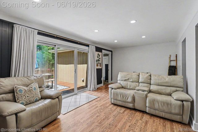 9567 Susin Lane, Springfield Charter Township, MI 48348