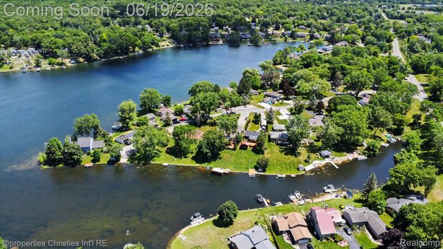 9567 Susin Lane, Springfield Charter Township, MI 48348