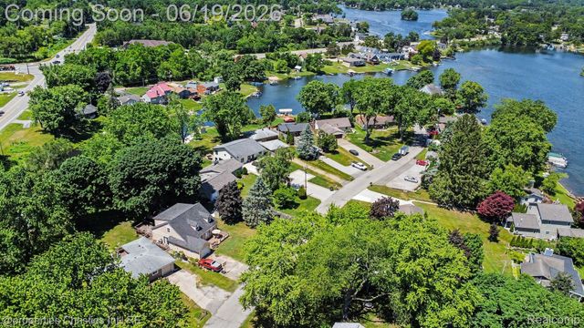 9567 Susin Lane, Springfield Charter Township, MI 48348