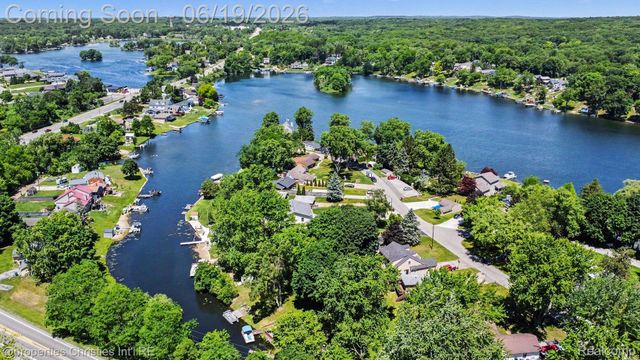 9567 Susin Lane, Springfield Charter Township, MI 48348