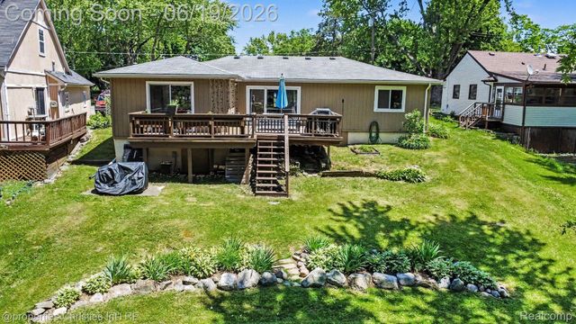 9567 Susin Lane, Springfield Charter Township, MI 48348