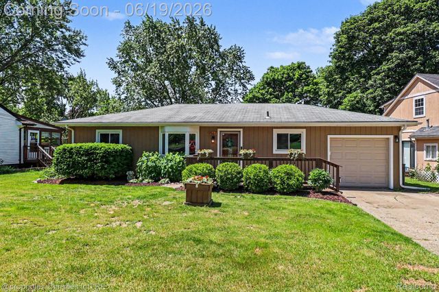 9567 Susin Lane, Springfield Charter Township, MI 48348