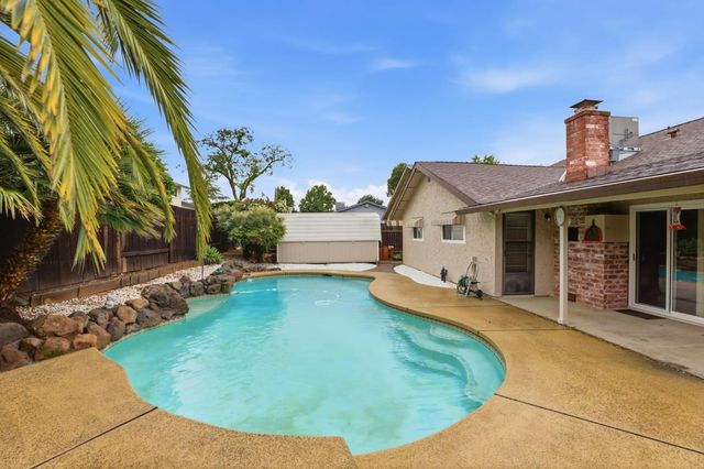 7085 Canelo Hills Dr, Citrus Heights, CA 95610