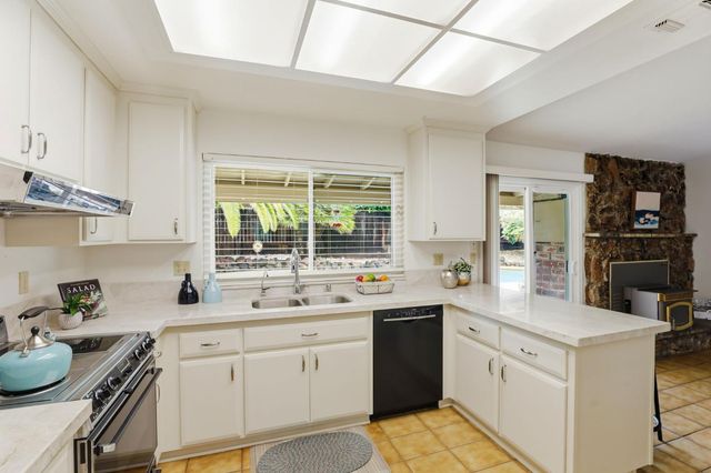 7085 Canelo Hills Dr, Citrus Heights, CA 95610