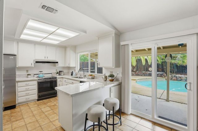 7085 Canelo Hills Dr, Citrus Heights, CA 95610