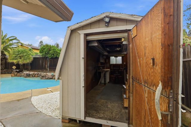 7085 Canelo Hills Dr, Citrus Heights, CA 95610