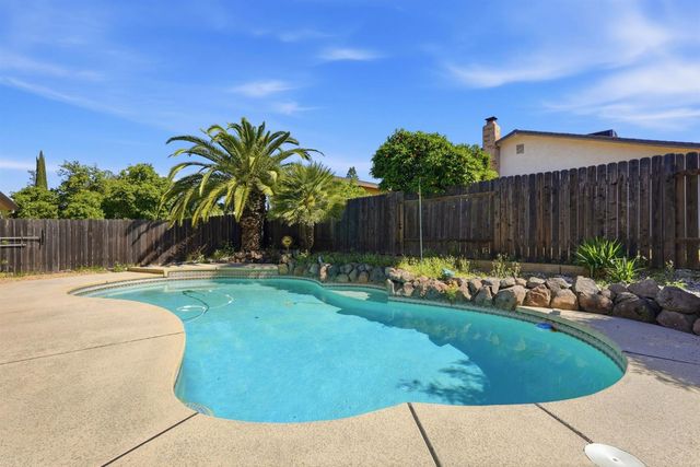 7085 Canelo Hills Dr, Citrus Heights, CA 95610