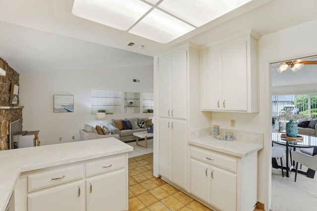 7085 Canelo Hills Dr, Citrus Heights, CA 95610