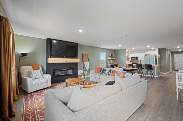821 Sugartree Drive, Cleburne, TX 76031