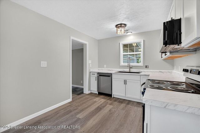 3336 Avalon Street, Lansing, MI 48911