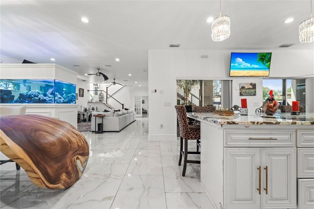 2520 GOMAZ WAY S, St Petersburg, FL 33712