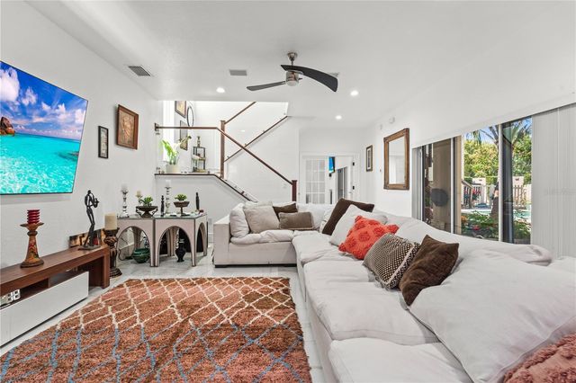 2520 GOMAZ WAY S, St Petersburg, FL 33712