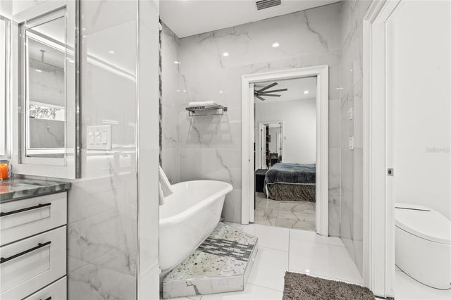 2520 GOMAZ WAY S, St Petersburg, FL 33712