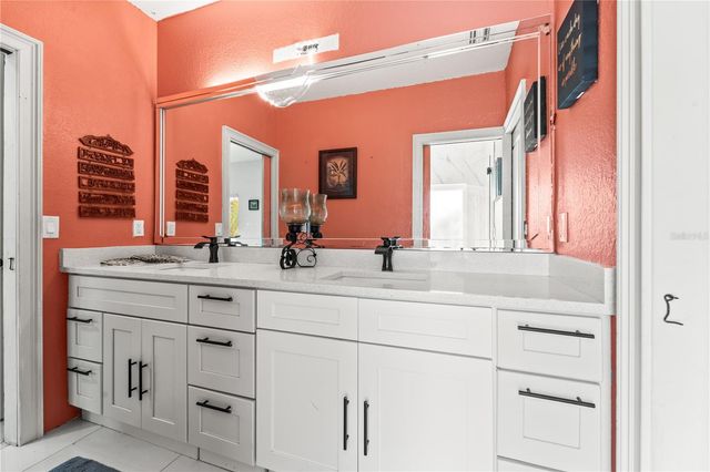 2520 GOMAZ WAY S, St Petersburg, FL 33712