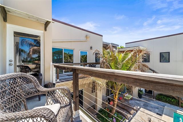 2520 GOMAZ WAY S, St Petersburg, FL 33712