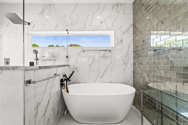 2520 GOMAZ WAY S, St Petersburg, FL 33712