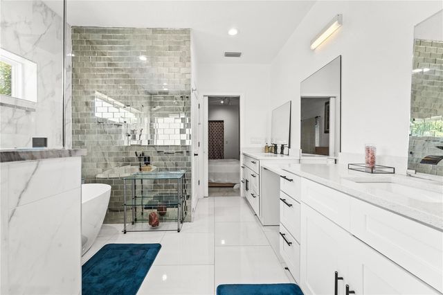 2520 GOMAZ WAY S, St Petersburg, FL 33712