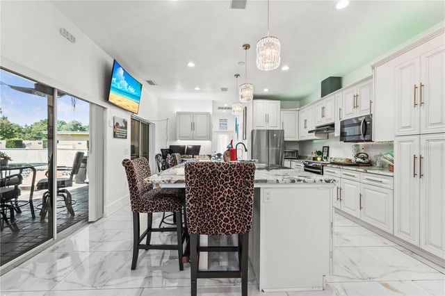 2520 GOMAZ WAY S, St Petersburg, FL 33712