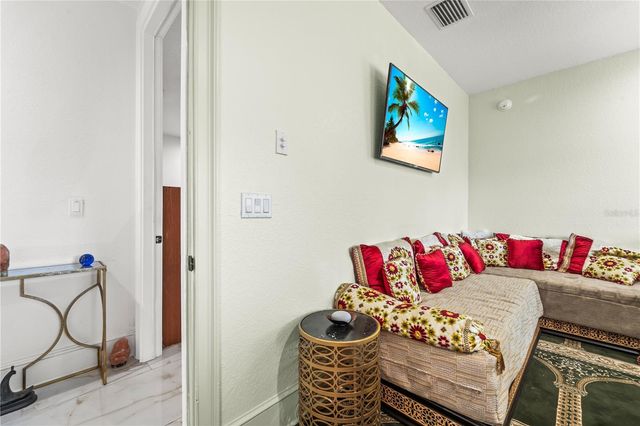 2520 GOMAZ WAY S, St Petersburg, FL 33712