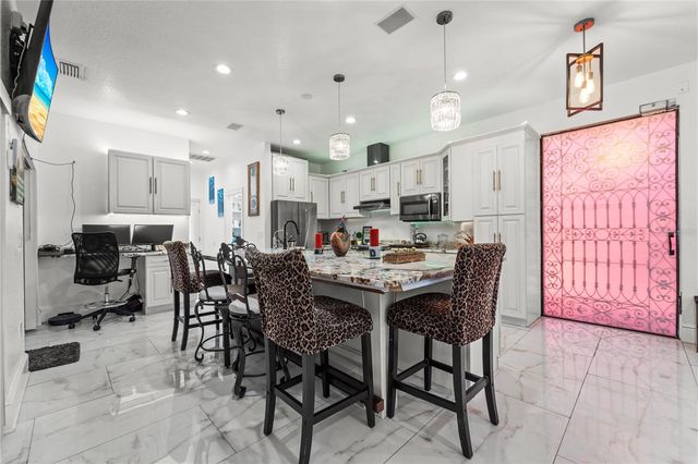 2520 GOMAZ WAY S, St Petersburg, FL 33712