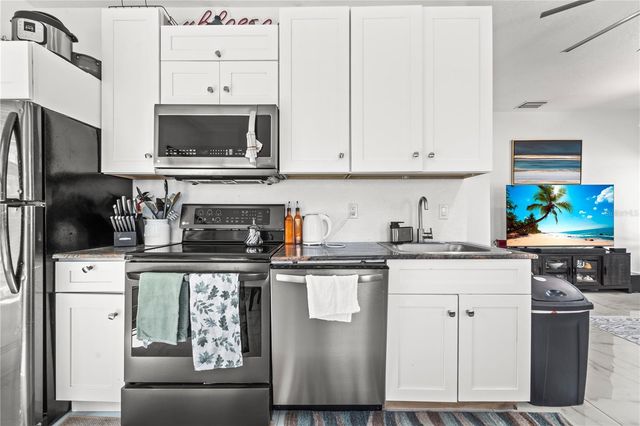 2520 GOMAZ WAY S, St Petersburg, FL 33712