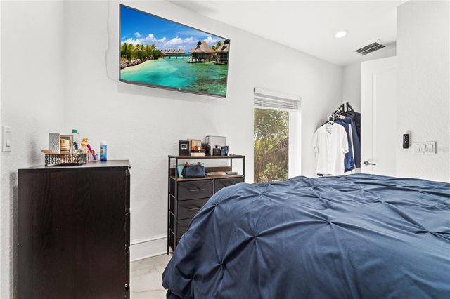 2520 GOMAZ WAY S, St Petersburg, FL 33712