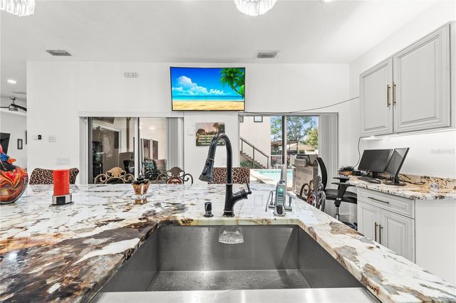 2520 GOMAZ WAY S, St Petersburg, FL 33712