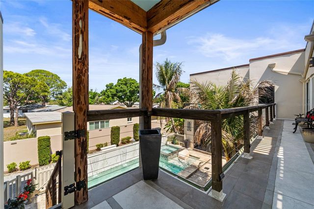 2520 GOMAZ WAY S, St Petersburg, FL 33712