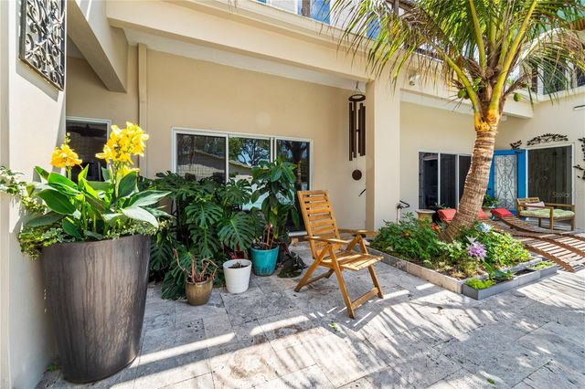 2520 GOMAZ WAY S, St Petersburg, FL 33712