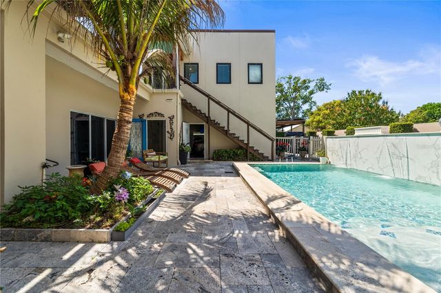 2520 GOMAZ WAY S, St Petersburg, FL 33712