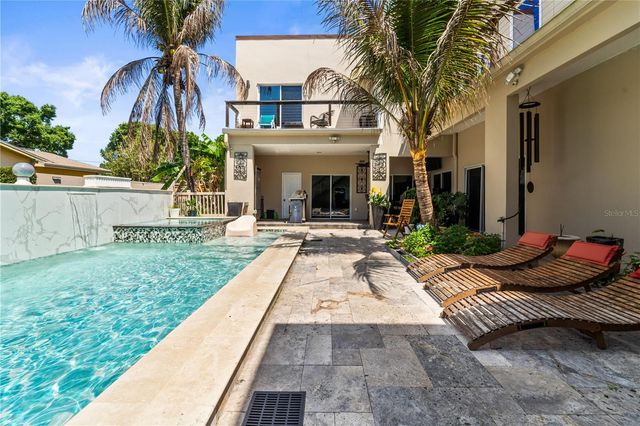 2520 GOMAZ WAY S, St Petersburg, FL 33712