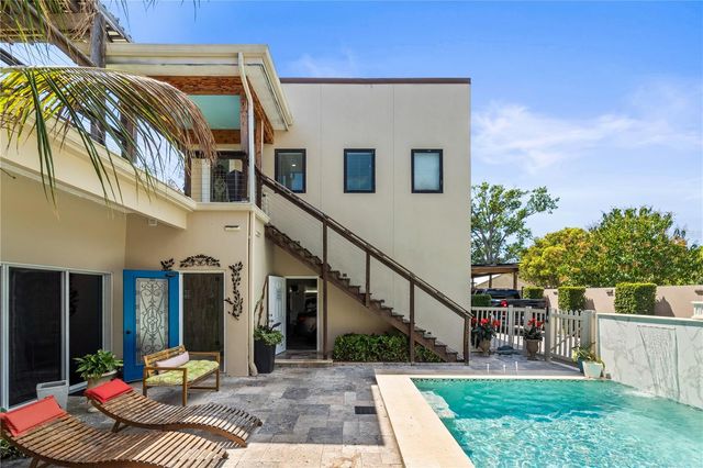 2520 GOMAZ WAY S, St Petersburg, FL 33712