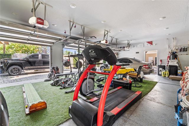 2520 GOMAZ WAY S, St Petersburg, FL 33712