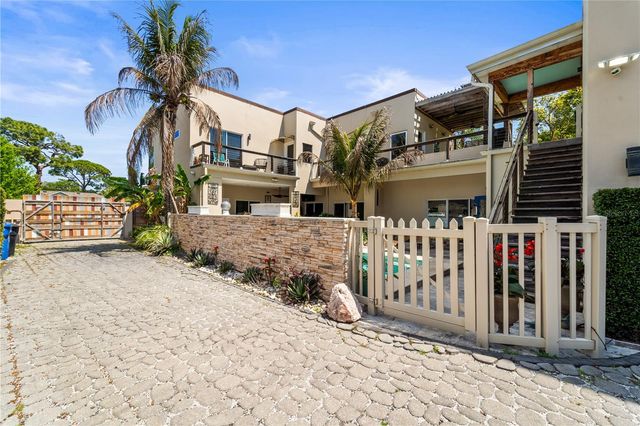 2520 GOMAZ WAY S, St Petersburg, FL 33712