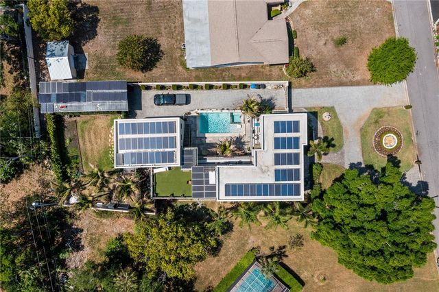 2520 GOMAZ WAY S, St Petersburg, FL 33712