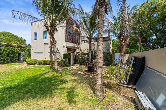 2520 GOMAZ WAY S, St Petersburg, FL 33712