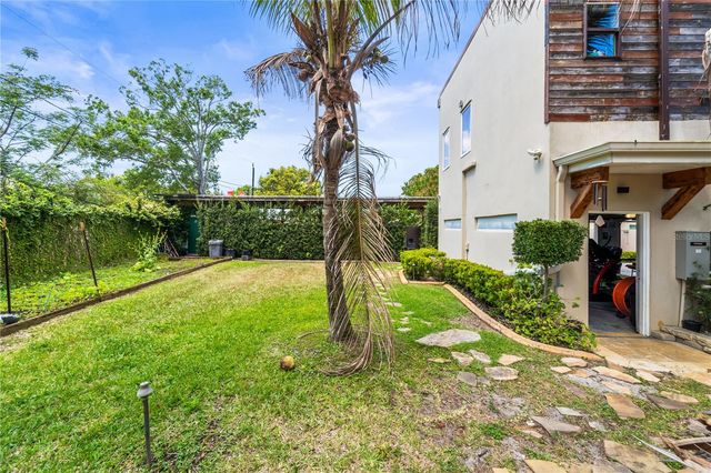 2520 GOMAZ WAY S, St Petersburg, FL 33712