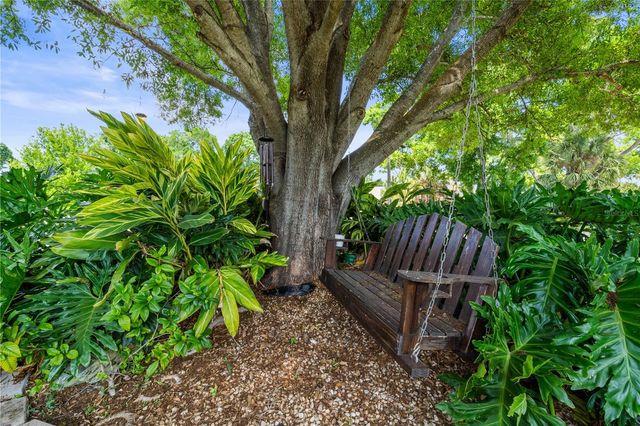 2520 GOMAZ WAY S, St Petersburg, FL 33712