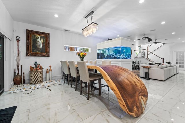 2520 GOMAZ WAY S, St Petersburg, FL 33712