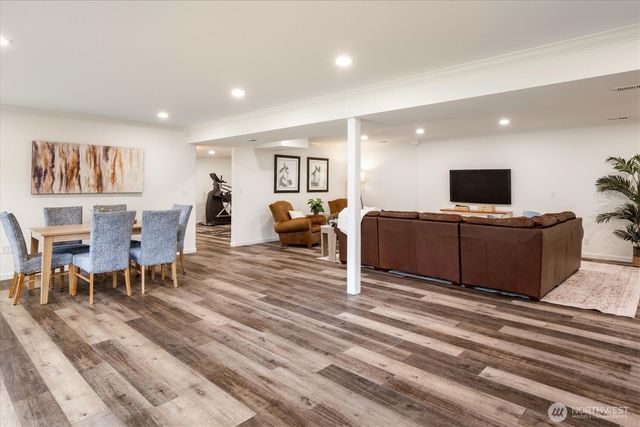 22910 NE 76th Street, Redmond, WA 98053