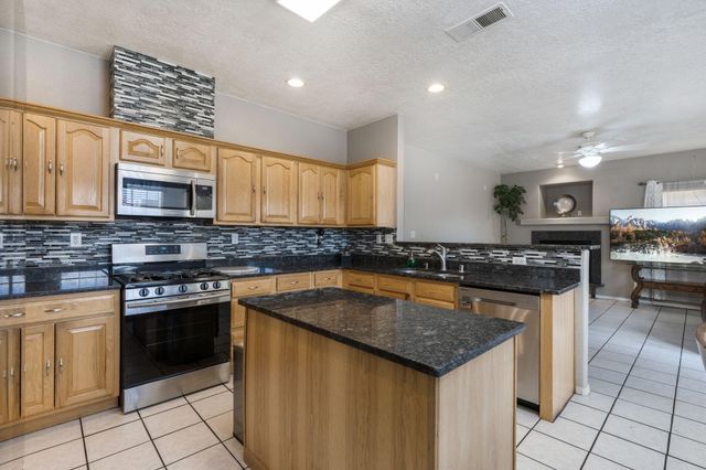 4520 Derby Court NW, Albuquerque, NM 87114