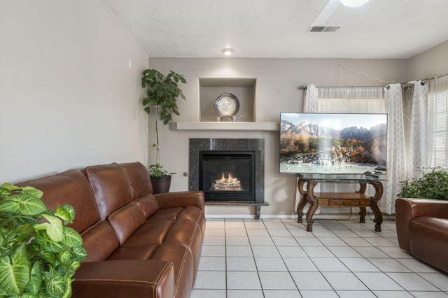 4520 Derby Court NW, Albuquerque, NM 87114