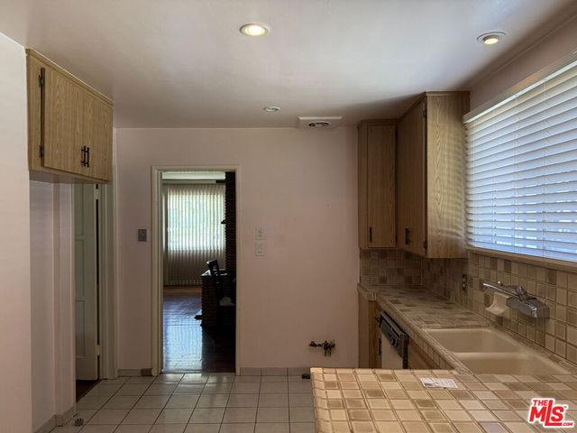 3982 S Orange Drive, Los Angeles, CA 90008