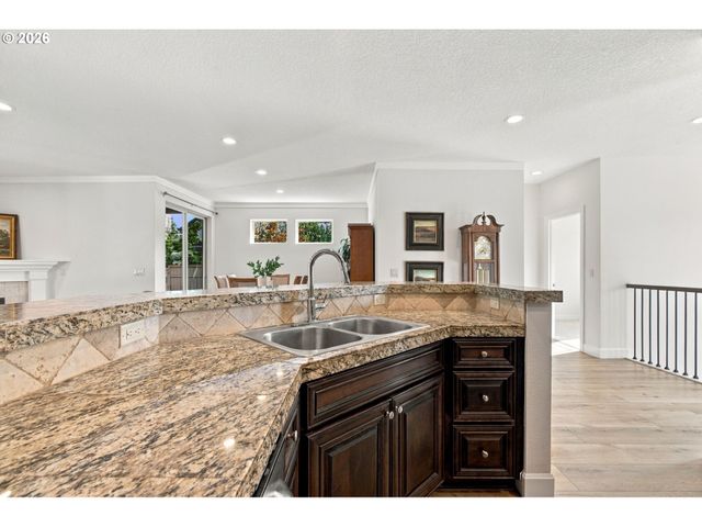 10786 Se TURNBERRY Loop, Happy Valley, OR 97086