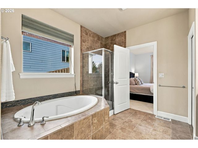 10786 Se TURNBERRY Loop, Happy Valley, OR 97086